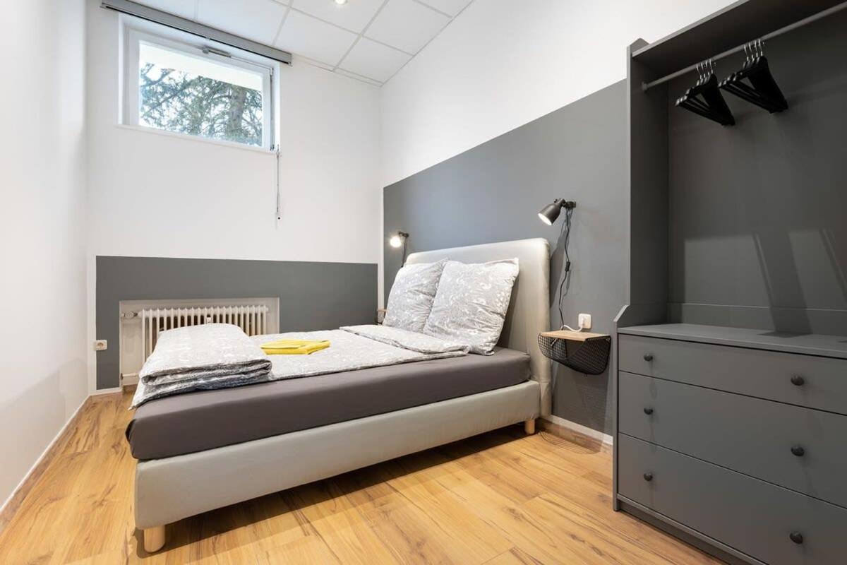 Big Central Apartment Near Rotkreuzplatz With 3 Bedroom For 12 Pax Munchen Bagian luar foto