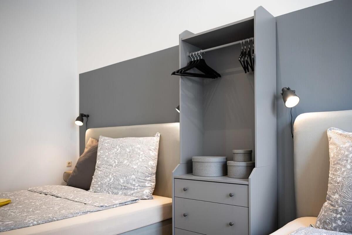 Big Central Apartment Near Rotkreuzplatz With 3 Bedroom For 12 Pax Munchen Bagian luar foto